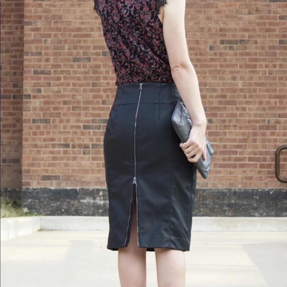 ⭐️today only⭐️Express leather pencil skirt